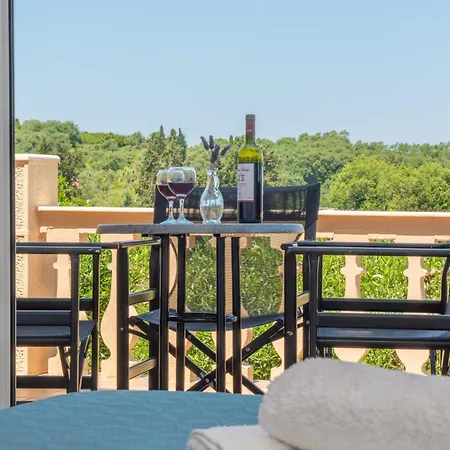 Lena's 公寓 Astrakeri